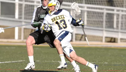 Big Second and Third Quarters Key #18 Notre Dame Win over #19 Drexel Image