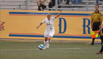 Chiarelli's Goal Leads Women's Soccer Past NJIT, 1-0 Image