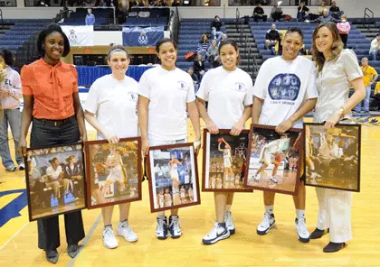 Suber's Free Throws Lift Dragons To Victory Over George Mason on Senior Day Image