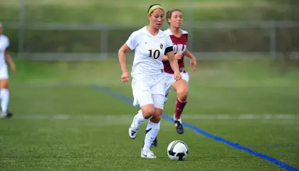 Yiantsos Sets Scoring Mark but Women's Soccer Falls at FDU, 3-1 Image