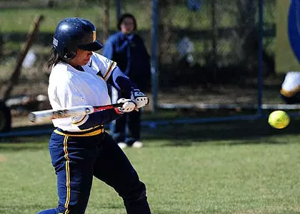 Dragons Outslug Fairleigh Dickinson in Doubleheader Sweep Image