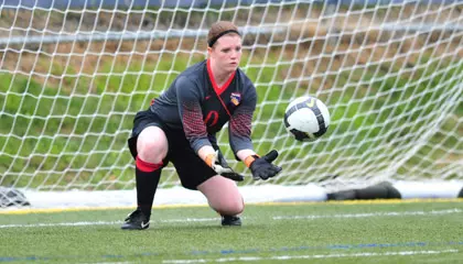 Sinclair Makes Nine Saves as Drexel Ties Northeastern, 1-1 Image