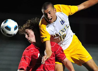 Men's Soccer Comes up Short in CAA Opener at William & Mary Image