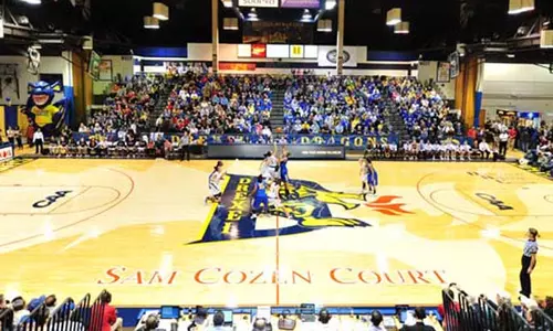 Women's Basketball tip off