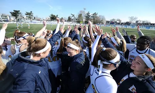 WLAX huddle