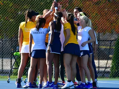 Women's Tennis Huddle