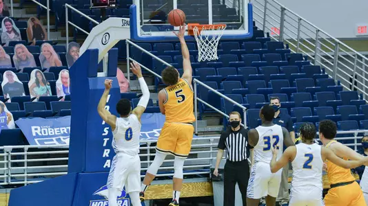 Zach Walton vs. Hofstra