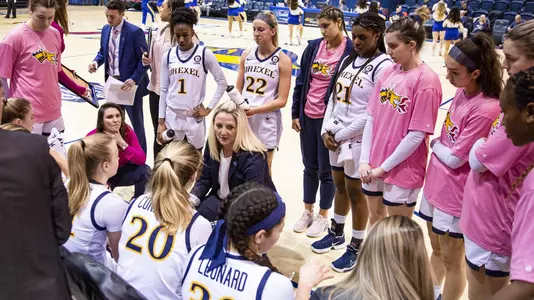 WBB Bench Huddle