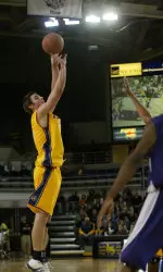 Taylor Gagnon scored a career-high 10 points against Western Carolina.
