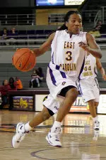 Jasmine Young inks professional contract in Puerto Rico