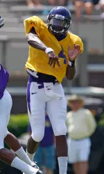 Junior Dominique Davis throws a pass during Saturday's scrimmage.