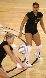 Upperclassmen Marina Gusman-Brown and Amanda Lutzow combined for 28 digs Saturday against UTEP