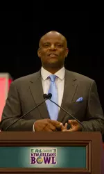 NFL Hall of Famer Warren Moon served as the guest speaker at the awards luncheon.