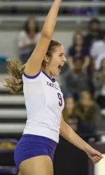 Sophomore outside hitter Ashton Mares