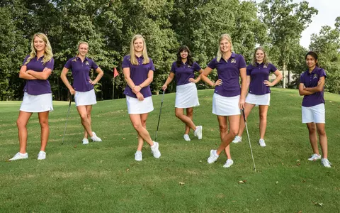 2016WomensGolfTeamPhoto01