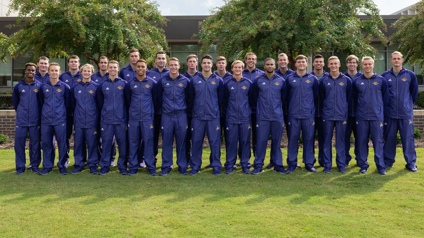 2018-19 ECU Men's Swimming & Diving Team Photo