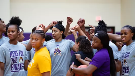 WBB Practice Huddle