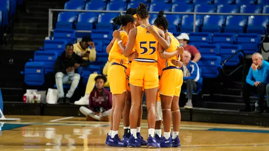 WBB huddle