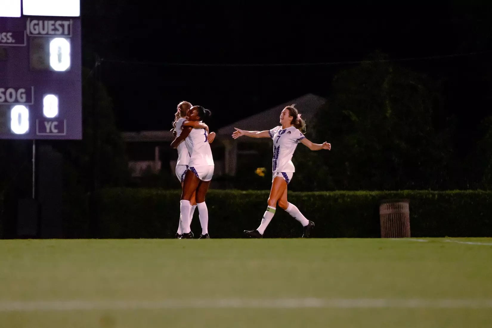 Pirates defeat Temple, 4-0