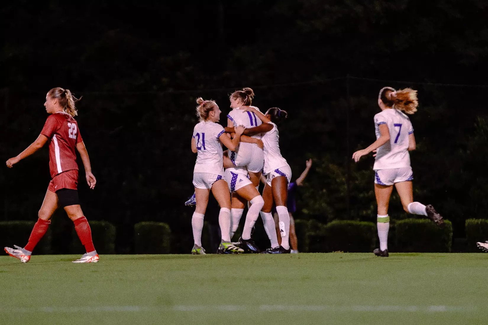 Pirates defeat Temple, 4-0