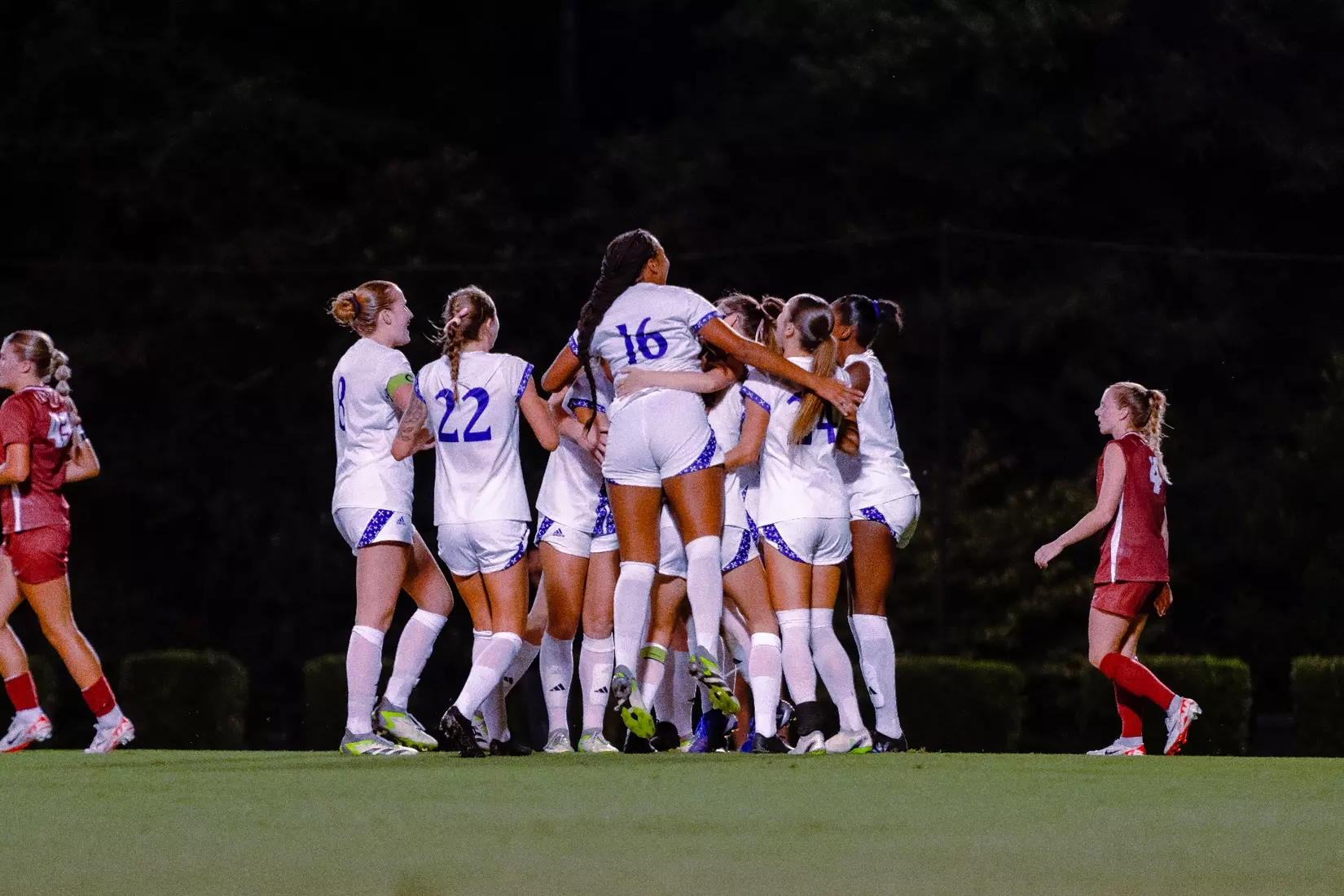 Pirates defeat Temple, 4-0