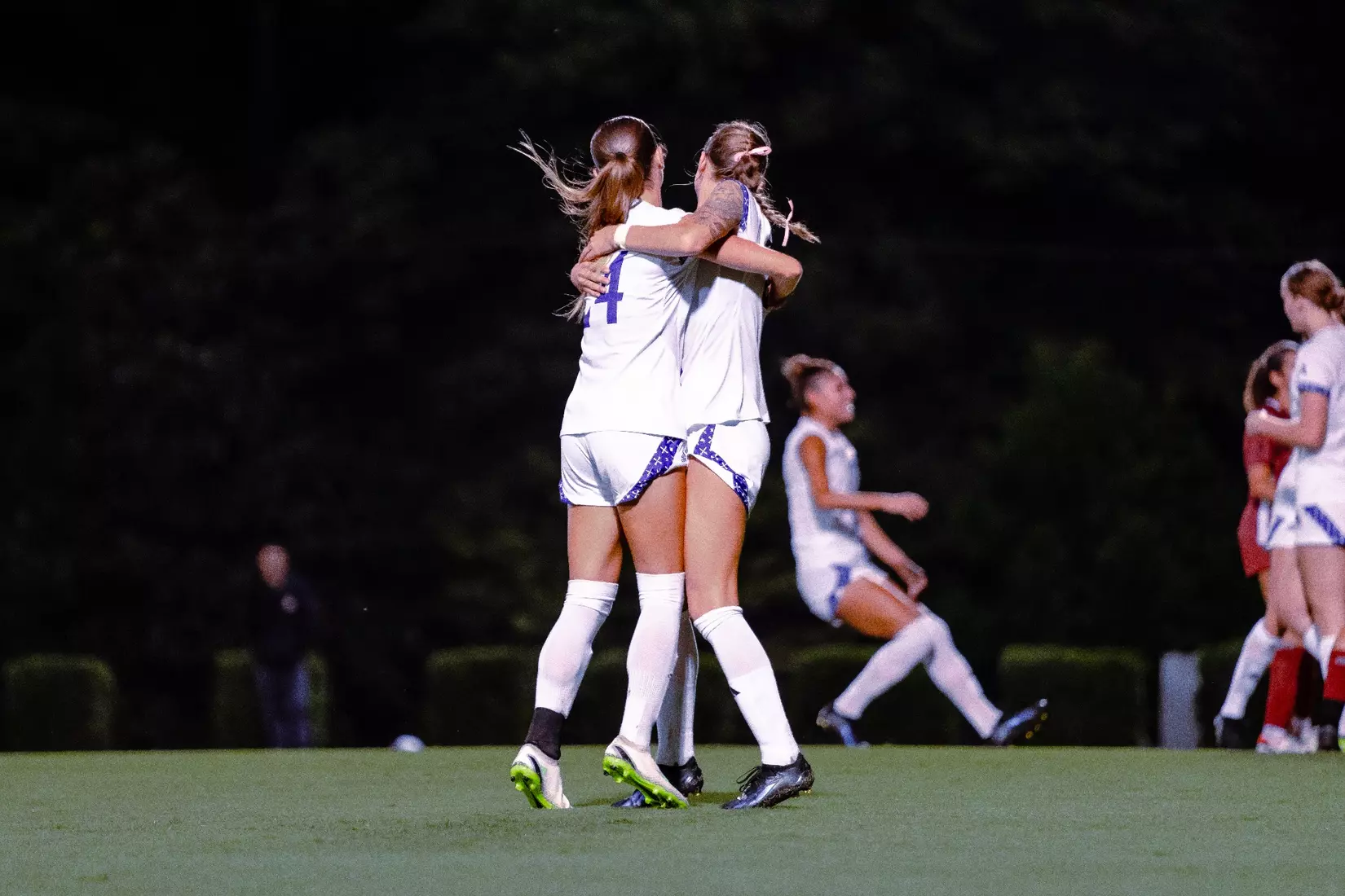 Pirates defeat Temple, 4-0