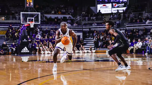 Ezra vs. USC Upstate