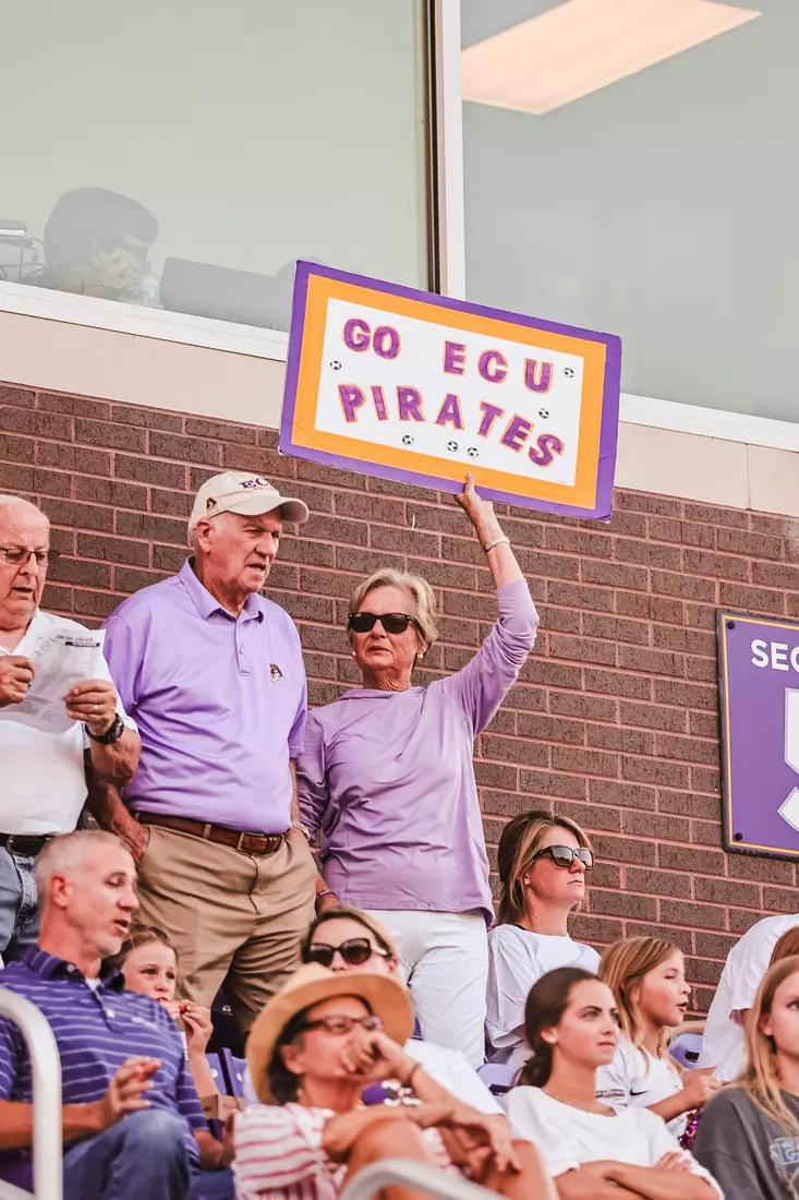 863 fans attended, fifth-most in Johnson Stadium history