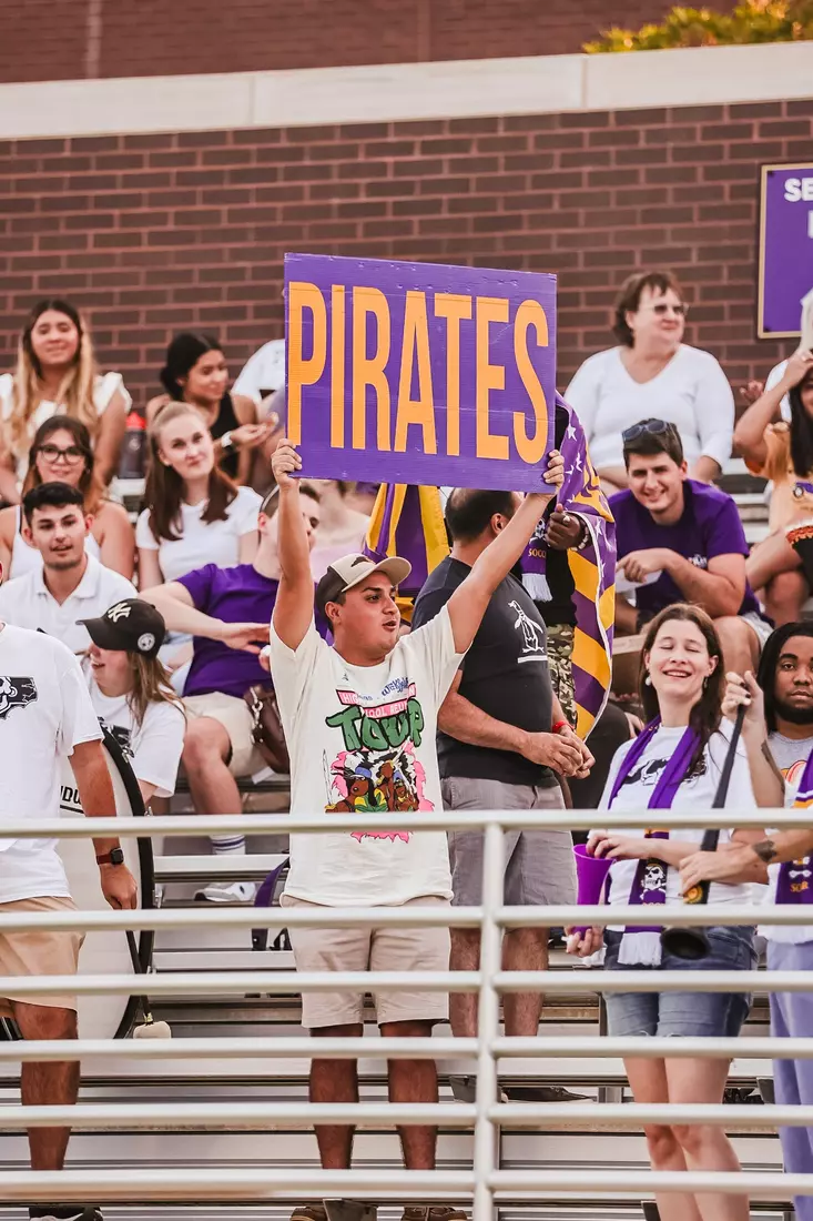 863 fans attended, fifth-most in Johnson Stadium history