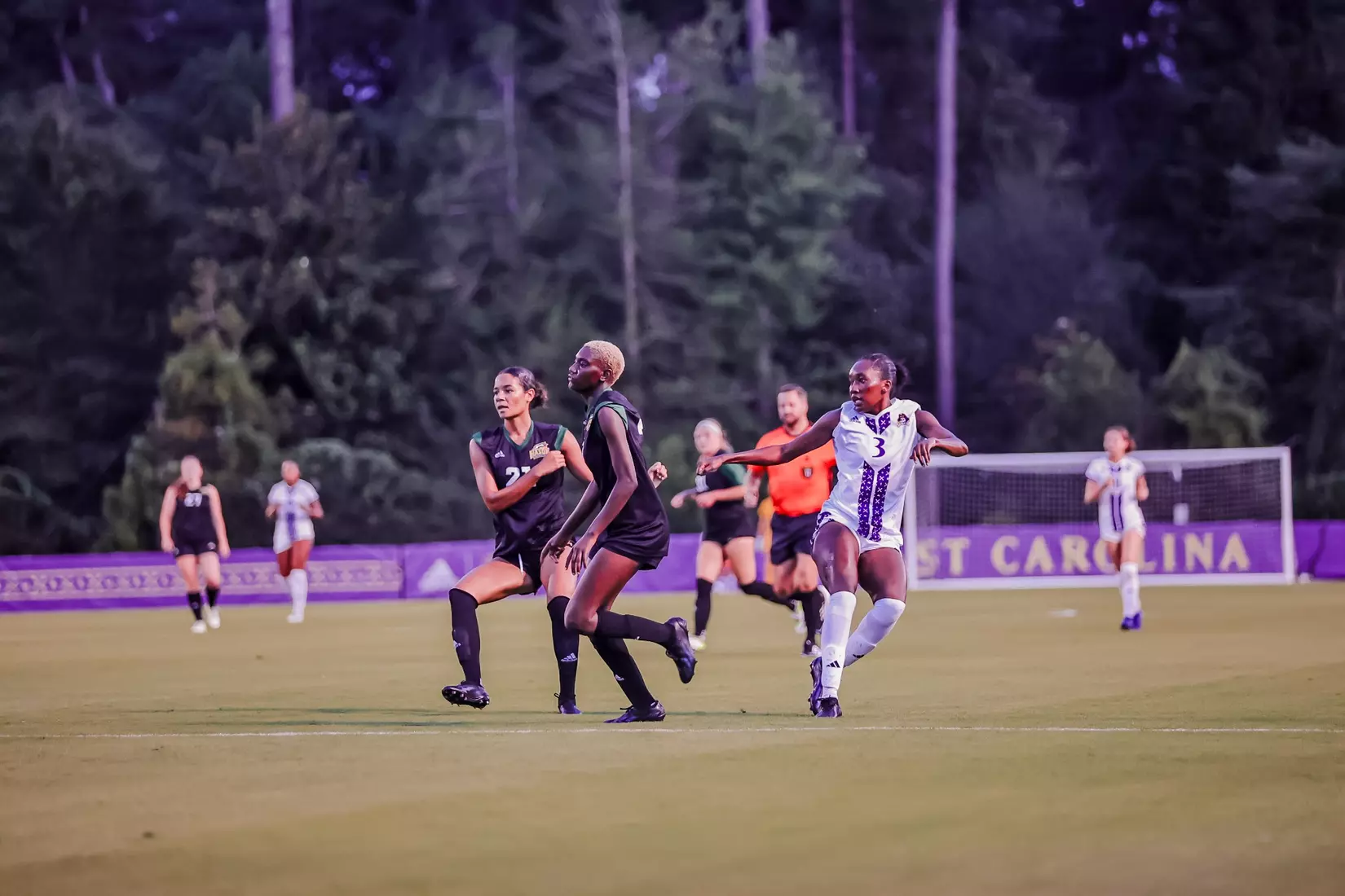 Samantha Moxie scores