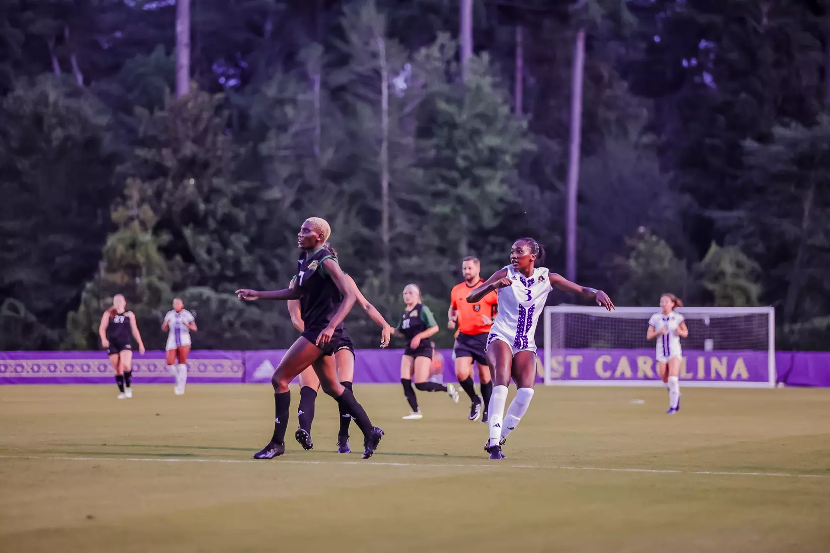 Samantha Moxie scores