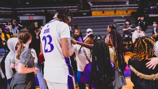 Amiya Joyner signs autographs