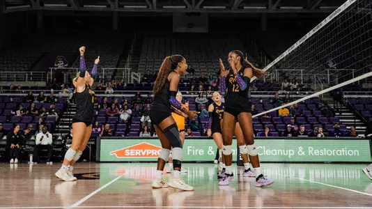 Volleyball v. Temple