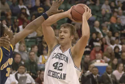 Bowler Earns Third MAC Award Image