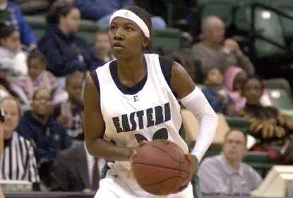 Women's Basketball Downs St. Louis, 67-59 Image