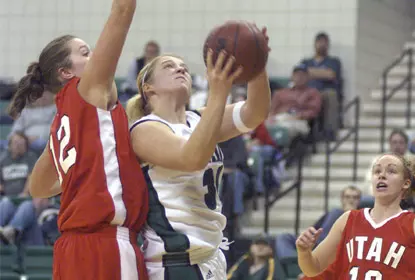 Women's Basketball Zips Past Akron Image