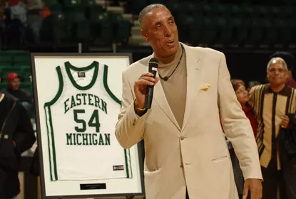 Men's Basketball Clipped By Kent State Image