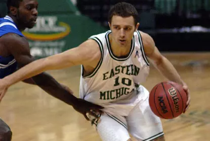 Men's Hoops Upends Eastern Illinois Image