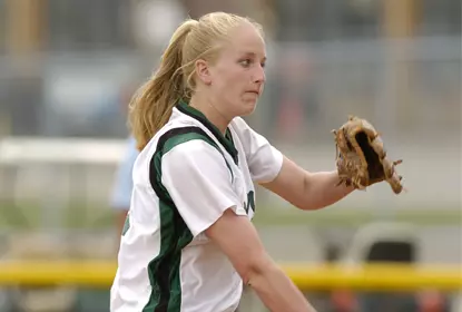 Softball Splits in MAC Action Image