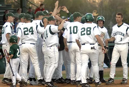 Baseball Downs Western Michigan, 8-4 Image