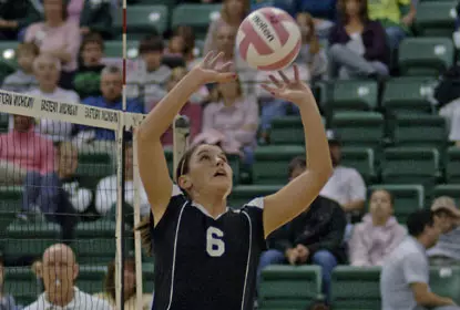 Volleyball Zips Past Akron on Dig For the Cure Night Image