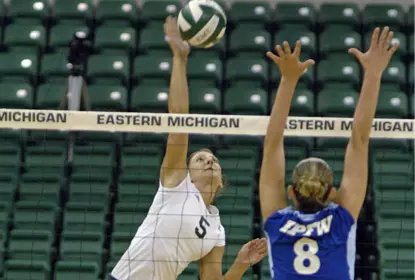 Volleyball Sweeps Ball State for First Win in Muncie Since 1989 Image