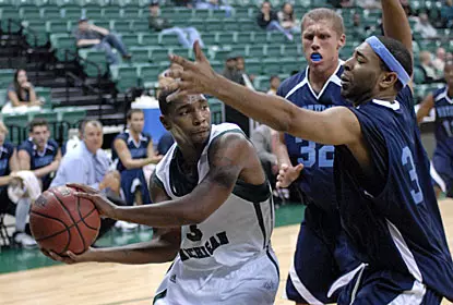 Men's Basketball Team Opens With Exhibition Win Image