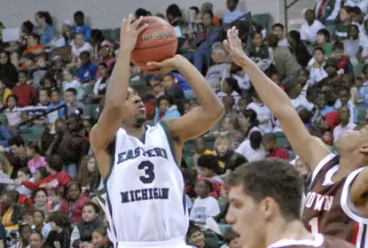 Last-Second Three Point Field Goal Drops the Eagles Image
