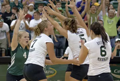 Volleyball Sweeps Toledo Image