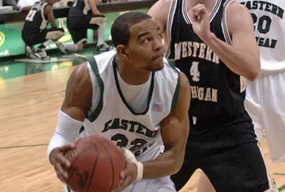 Eagles Defeat Broncos, 81-71 Image