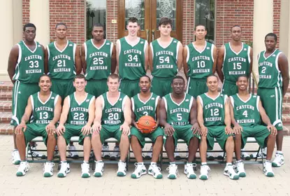 Men's Basketball Team Picked Second in the MAC West Image