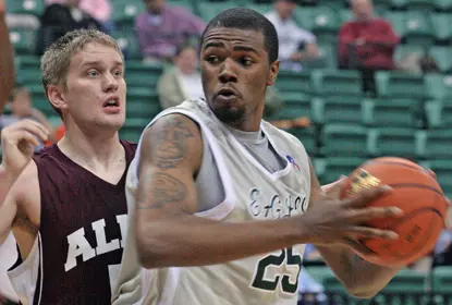 Men's Basketball Drops Low-Scoring Tilt at WMU Image