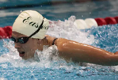 Women's Swimming Knocks off RedHawks, 157-131 Image