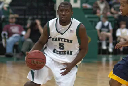 Men's Basketball Treks to Chicago State to Open the New Year Image